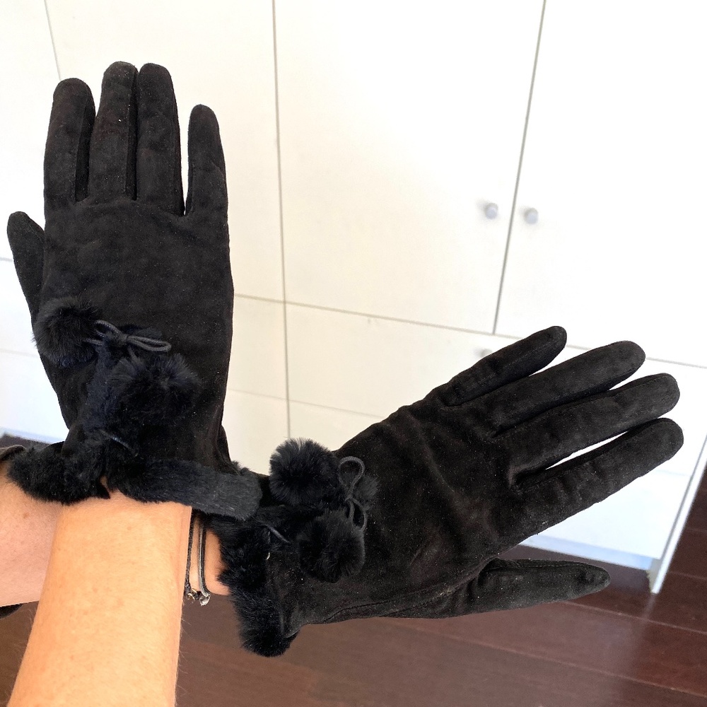 Anna Sui suede gloves with fur trim